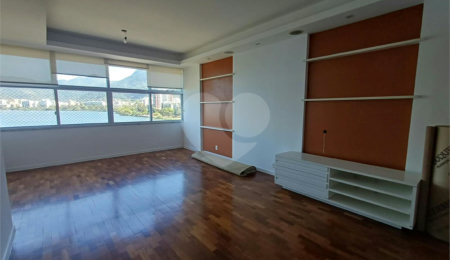 Apartamento à venda com 3 quartos, sendo 1 suíte,  em Lagoa, Rio de Janeiro, RJ