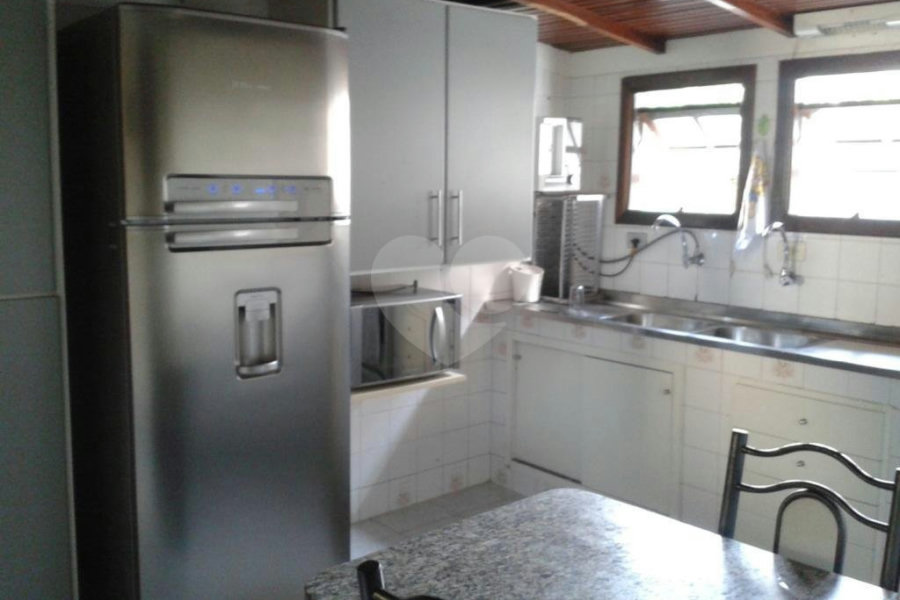 Casa Térrea à venda com 5 quartos, sendo 2 suítes,  em Horto Florestal, São Paulo, SP