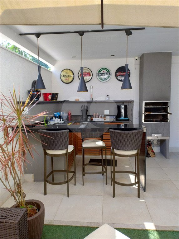 Casa à venda com 3 quartos, sendo 2 suítes, no condomínio Outside Authentic Residences, Rio de Janeiro - RJ