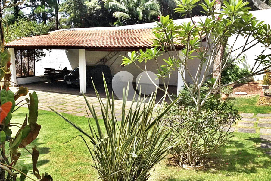 Casa à venda com 4 quartos, sendo 1 suíte, no condomínio Associação Reserva das Hortênsias, Mairiporã - SP