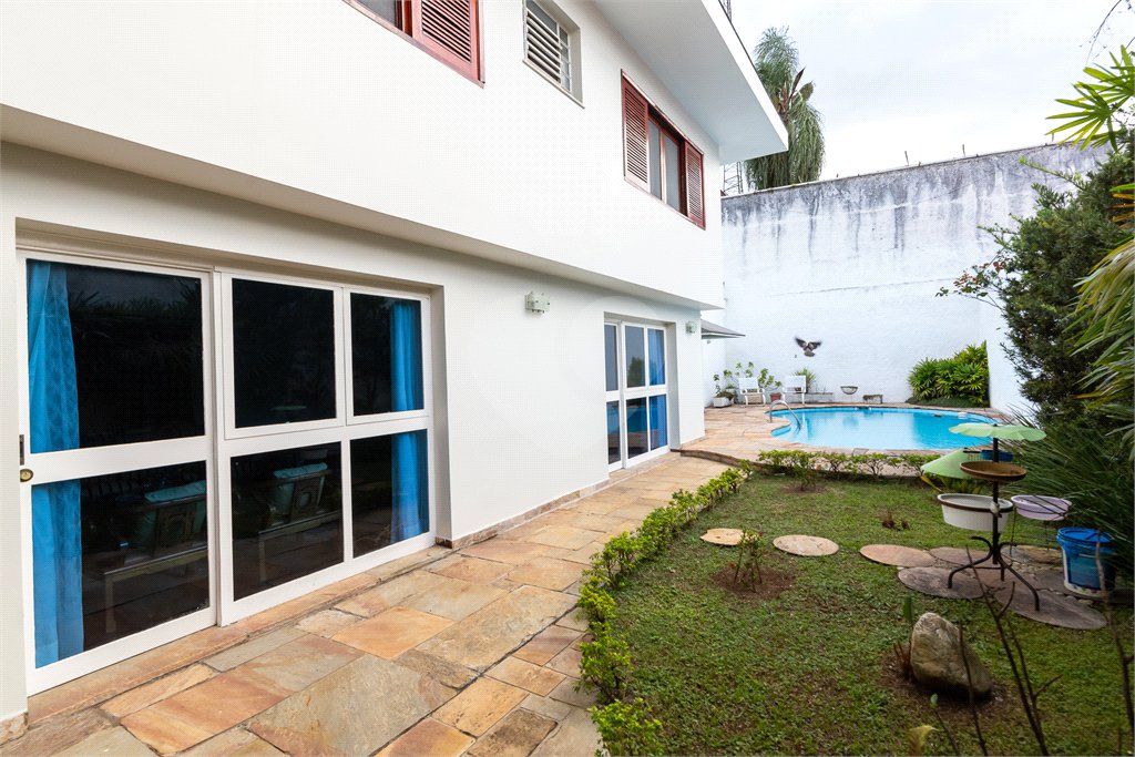 Sobrado à venda com 4 quartos, sendo 2 suítes, em Brooklin Velho, São Paulo, SP