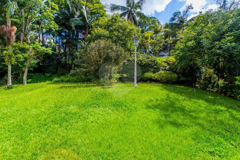 Casa para alugar com 4 suítes no condomínio Chácara Flora, São Paulo - SP