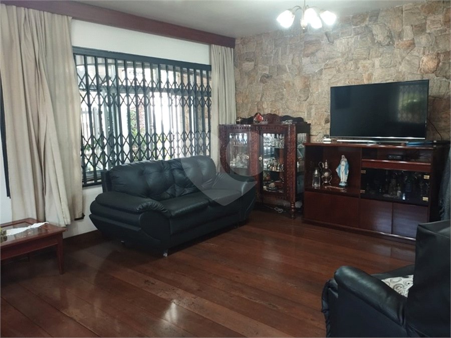 Sobrado à venda com 4 quartos, sendo 1 suíte, em Tremembé, São Paulo, SP
