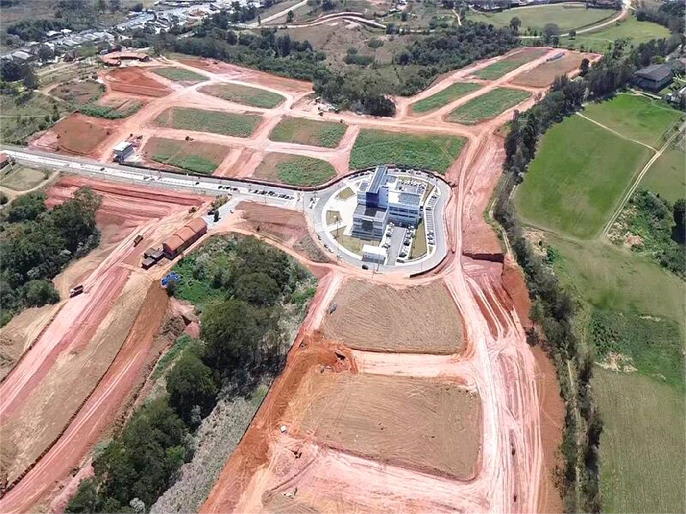 Terreno à venda no condomínio Eixo Esplanada, Vargem Grande Paulista - SP