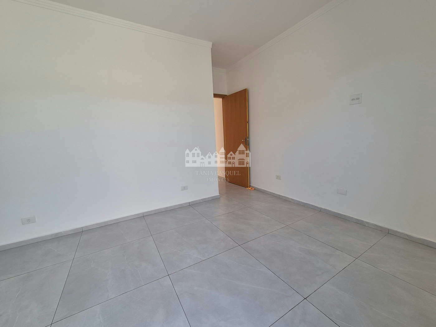 Casa térrea à venda com 3 quartos, sendo 1 suíte, em Vila Bonsai, Atibaia - SP