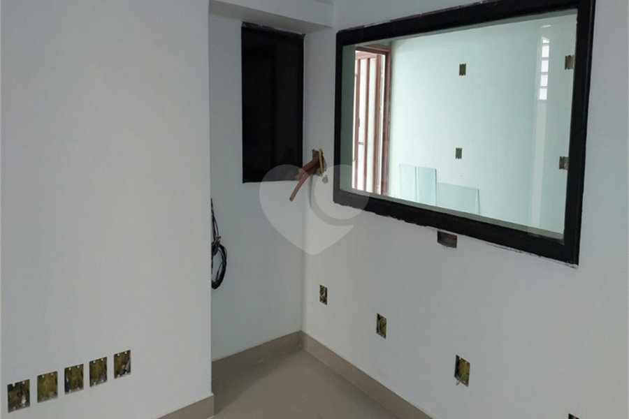 Sobrado à venda com 3 quartos, sendo 2 suítes, em Vila Paulicéia, São Paulo, SP