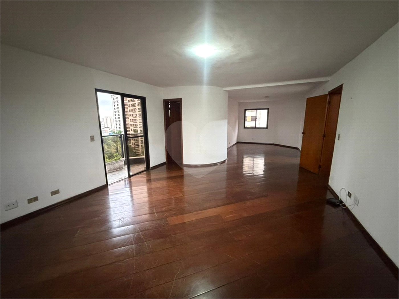 Apartamento com 3 suítes no Jardim França
