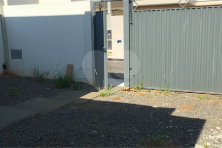 Casa à venda ou para alugar com 2 quartos, sendo 1 suíte, em Ipê, Três Lagoas, MS