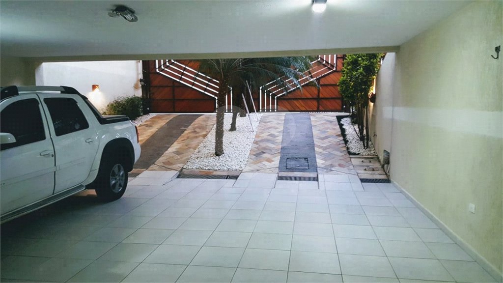 Sobrado à venda com 4 quartos, sendo 2 suítes,  em Parque Colonial, São Paulo, SP