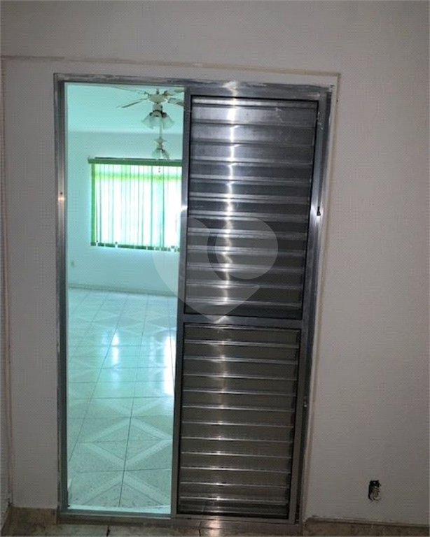Sobrado à venda com 3 quartos, sendo 1 suíte, em Tremembé, São Paulo, SP