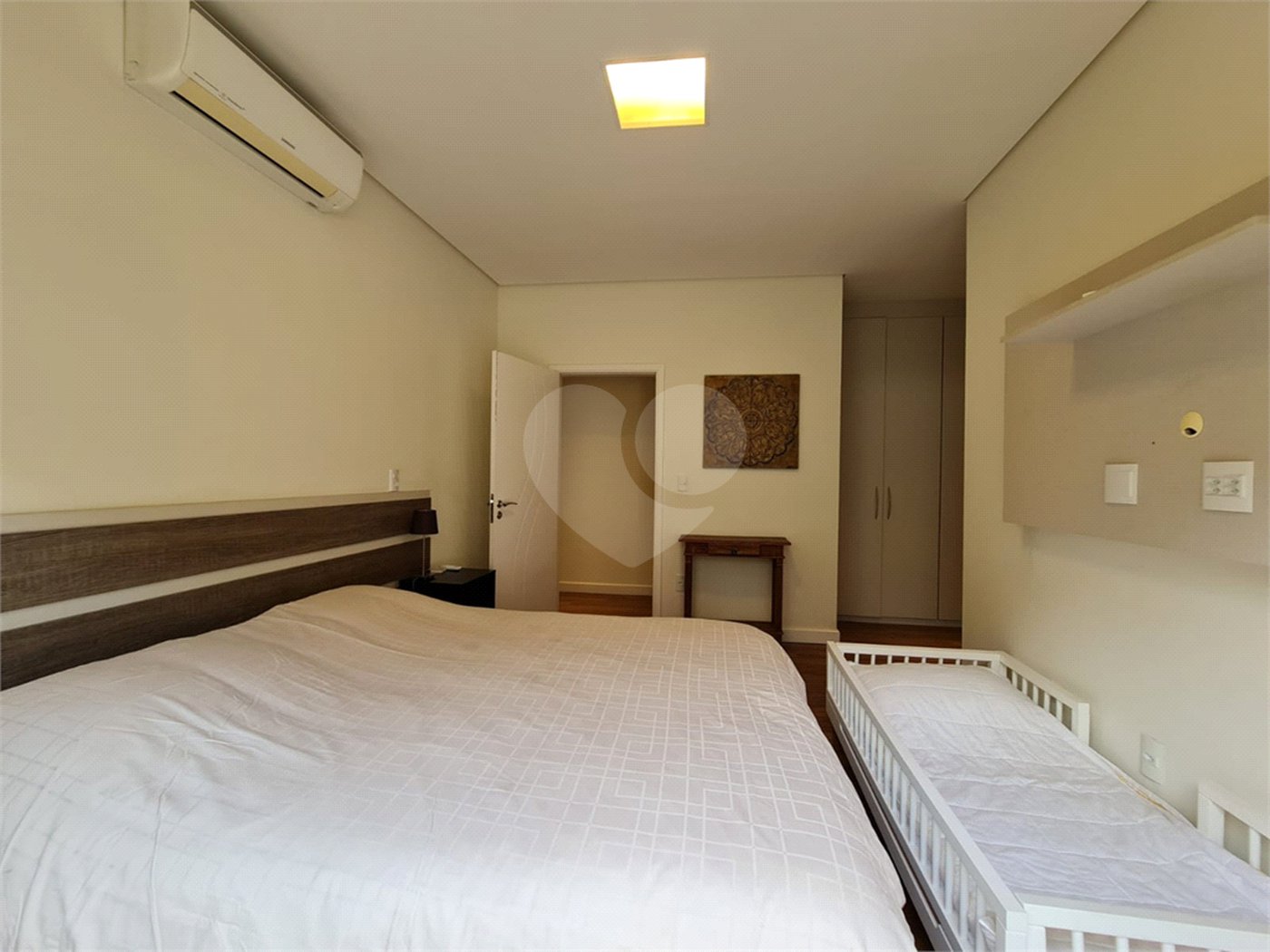 Casa à venda ou para alugar com 4 suítes no condomínio Residencial Jardim Primavera, Louveira - SP