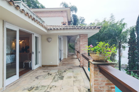 Casa à venda com 4 suítes em Guarapiranga, São Paulo, SP
