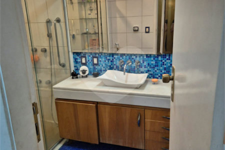 Apartamento à venda com 2 quartos, sendo 1 suíte,  em Copacabana, Rio de Janeiro, RJ