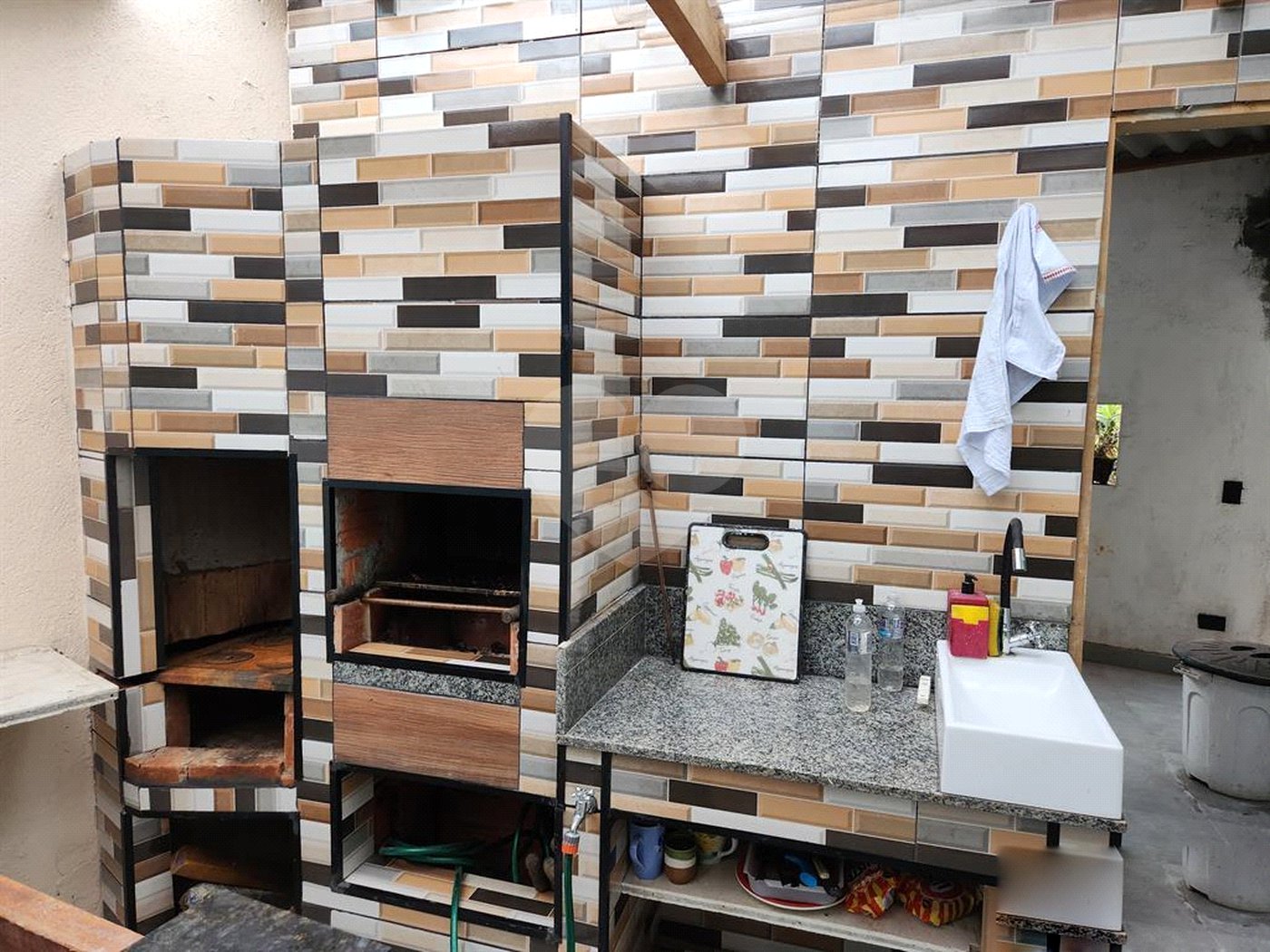 Sobrado à venda ou para alugar com 3 quartos, sendo 13 suítes, em Jardim São Paulo(zona Norte), São Paulo, SP