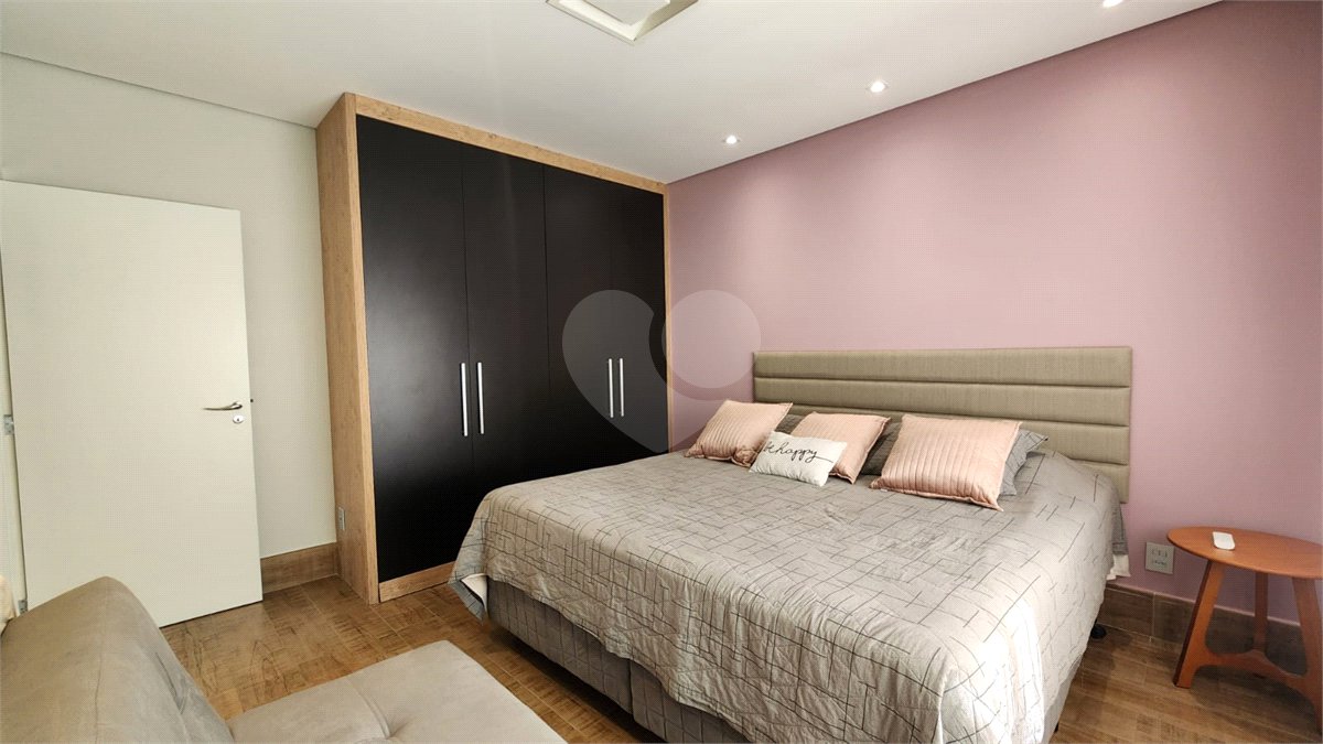 Casa à venda com 5 quartos, sendo 2 suítes, no condomínio Residencial Jardim Primavera, Louveira - SP