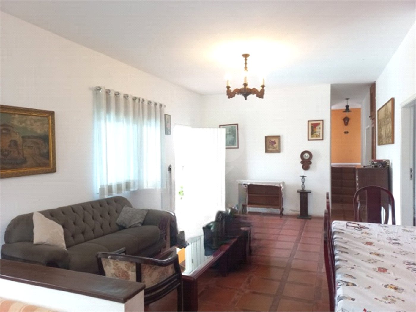 Casa à venda com 4 quartos, sendo 2 suítes, no condomínio Residencial Ypeville, Mairiporã - SP