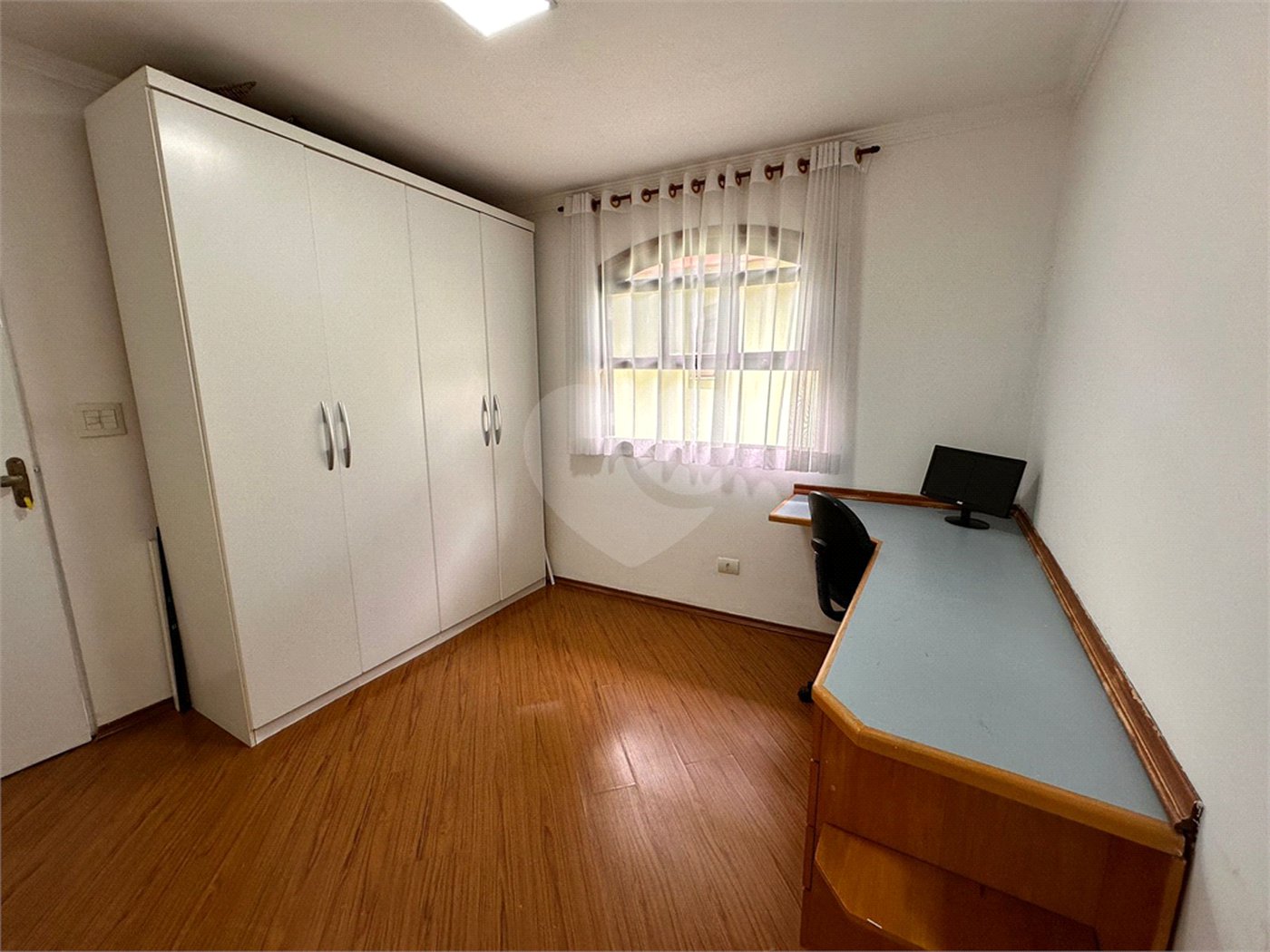 Casa à venda com 5 quartos, sendo 3 suítes, no condomínio Jd Itatinga, São Paulo - SP