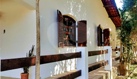 Chácara à venda com 4 quartos em Pirucaia, Mairiporã, SP