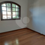 Casa à venda com 2 quartos, sendo 1 suíte, em Vila Maria de Maggi, Suzano, SP