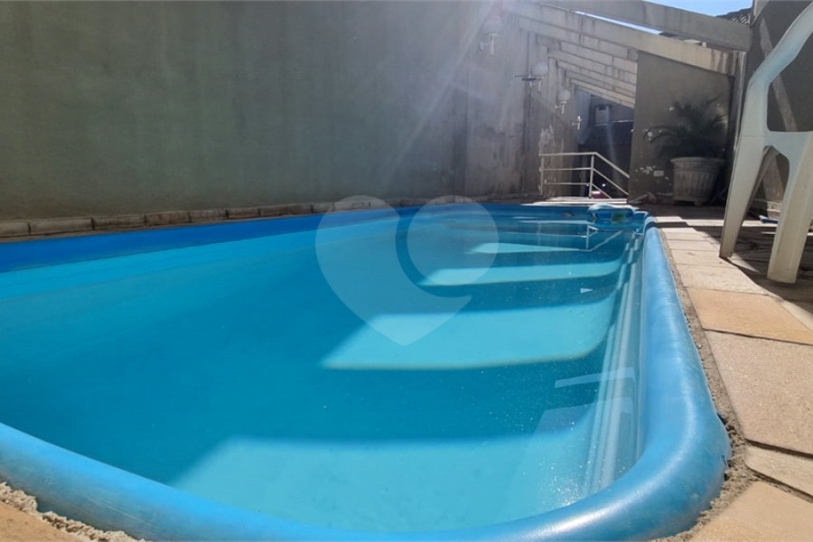 Casa à venda com 3 quartos, sendo 1 suíte,  no condomínio Rafaela I, São Paulo - SP
