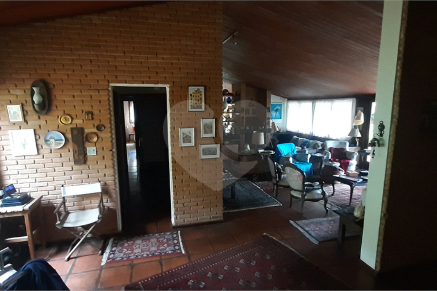 Casa Térrea à venda com 4 quartos, sendo 2 suítes, em Serra da Cantareira, Mairiporã, SP