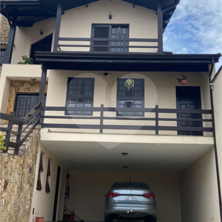 Sobrado à venda com 3 quartos, sendo 1 suíte,  em Vila Suissa, Mogi das Cruzes, SP