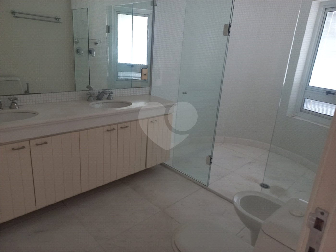 Apartamento à venda com 4 quartos, sendo 2 suítes, em Vila Uberabinha, São Paulo, SP
