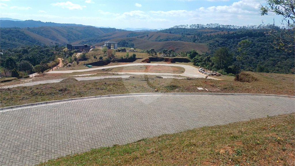 Terreno à venda no condomínio Basel Bourg, Campos do Jordão - SP