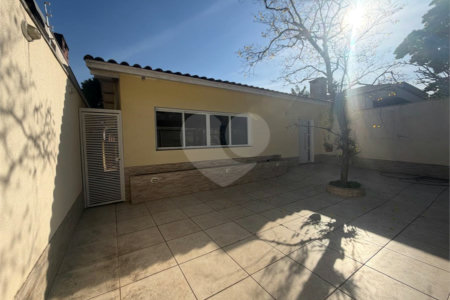 Casa Térrea à venda com 3 quartos, sendo 1 suíte, em Alto da Boa Vista, São Paulo, SP
