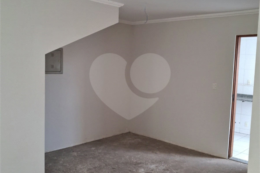 Casa à venda com 3 quartos, sendo 1 suíte,  no condomínio Residencial Vila de Motalegre, São Paulo - SP
