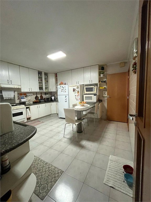 Casa à venda com 3 quartos, sendo 1 suíte,  em Jardim Casablanca, São Paulo, SP