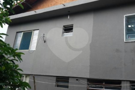 Casa à venda com 4 quartos, sendo 1 suíte,  em Jardim Helga, São Paulo, SP