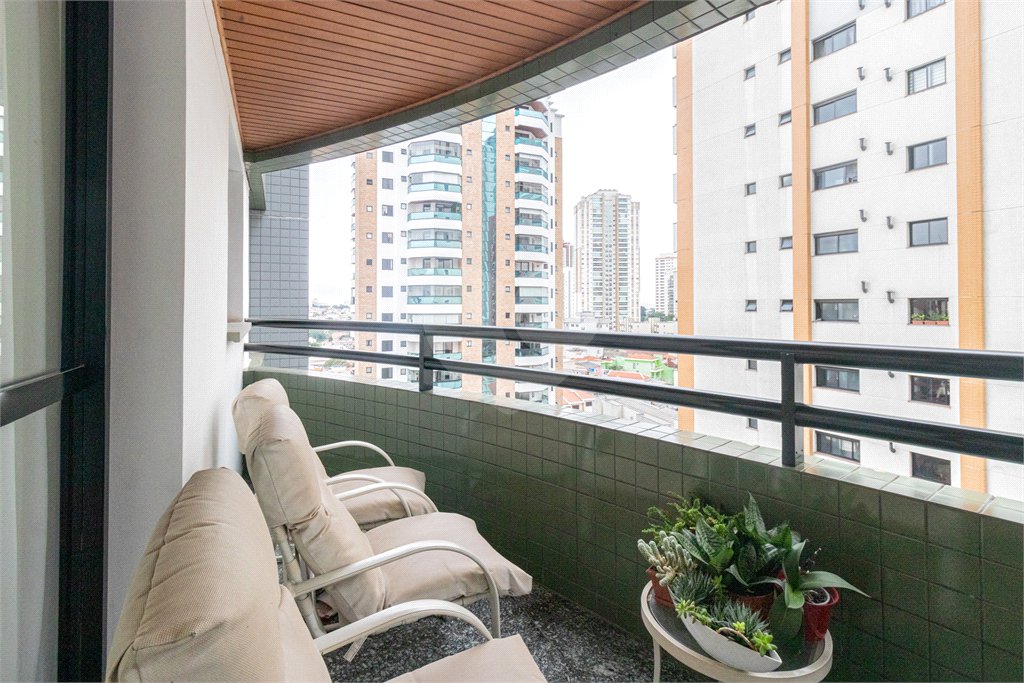 Apartamento à venda com 3 suítes em Vila Regente Feijó, São Paulo, SP