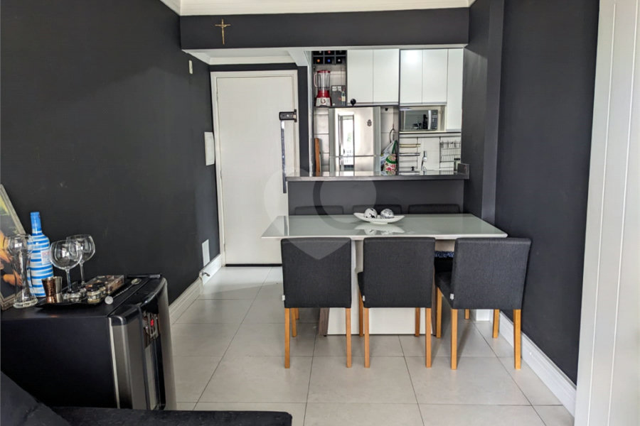 Apartamento à venda com 2 quartos, sendo 1 suíte,  em Jardim Rosa de Franca, Guarulhos, SP