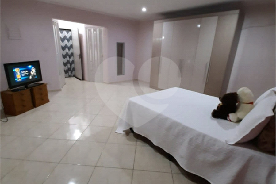 Sobrado à venda com 4 quartos, sendo 1 suíte, em Tremembé, São Paulo, SP