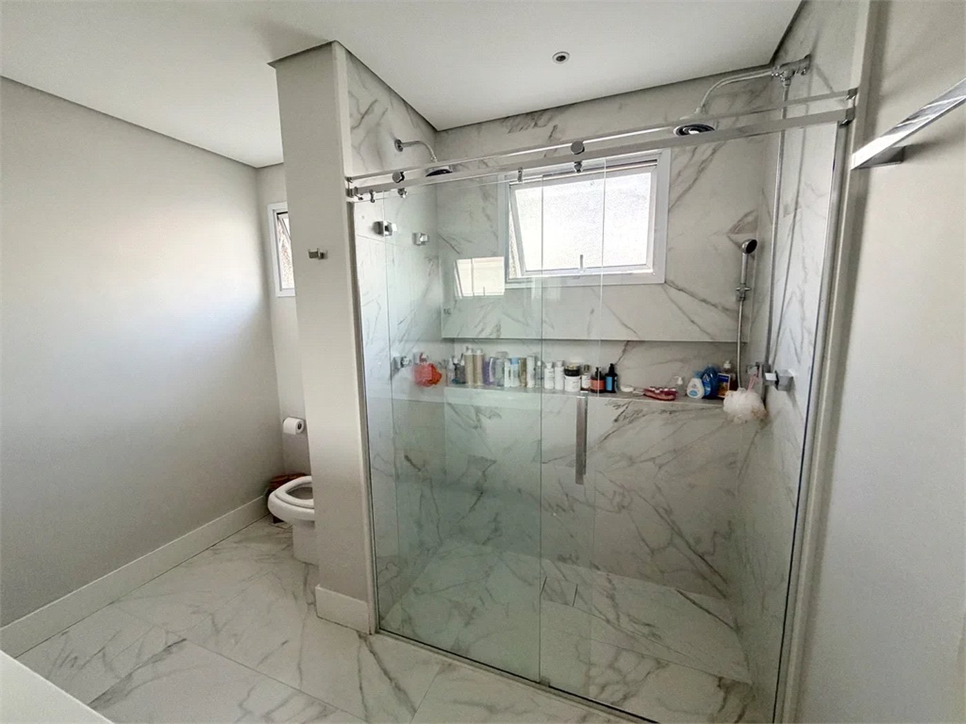 Apartamento à venda com 3 suítes em Vila Romana, São Paulo, SP