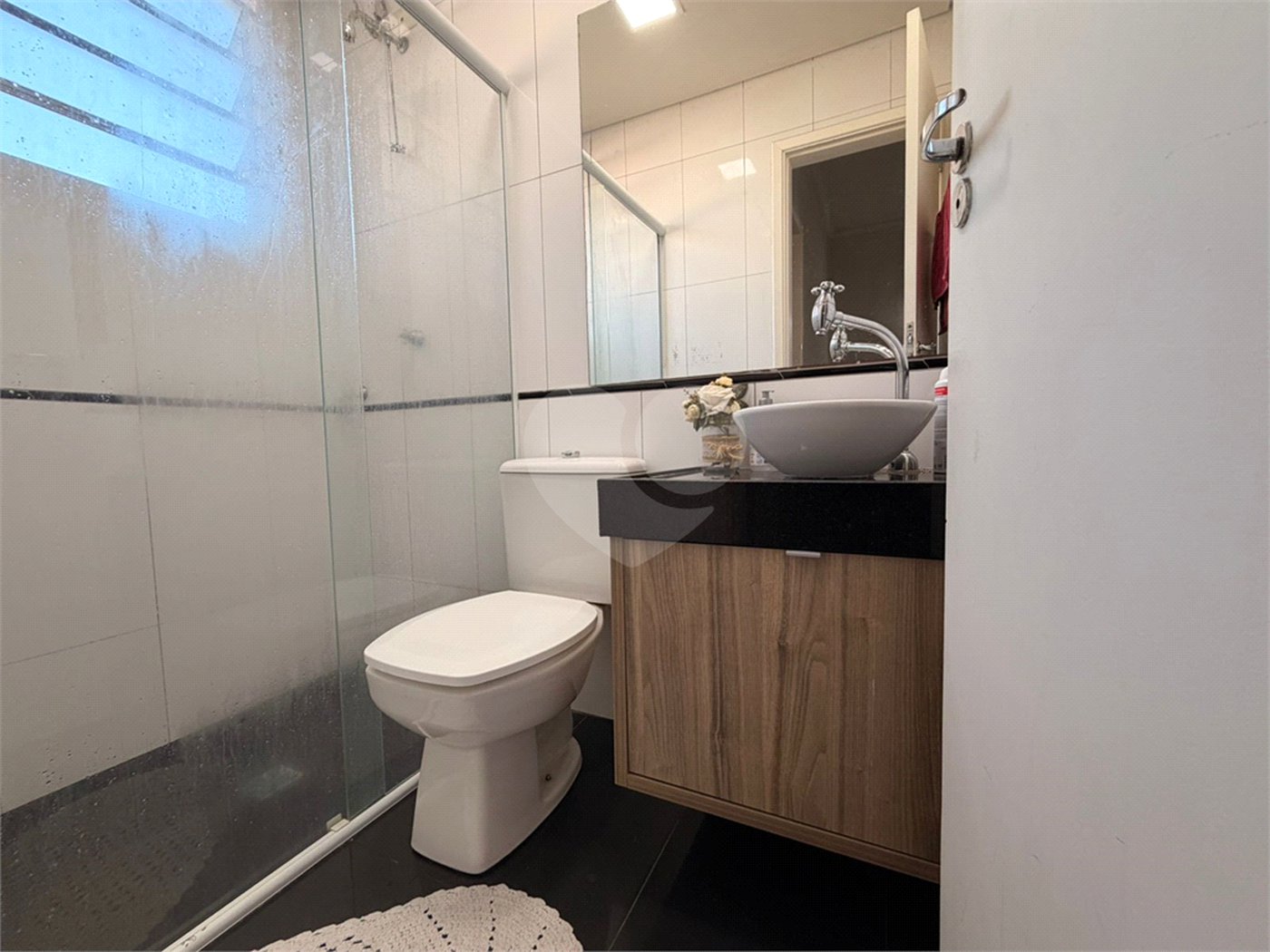 Casa à venda com 3 quartos, sendo 1 suíte, no condomínio Village Sarriá, Sorocaba - SP