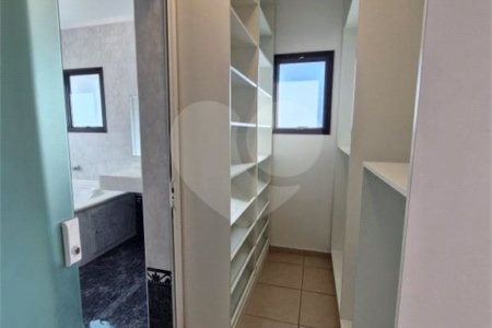 Casa à venda ou para alugar com 3 quartos, sendo 1 suíte, no condomínio Recanto dos Paturis, Vinhedo - SP