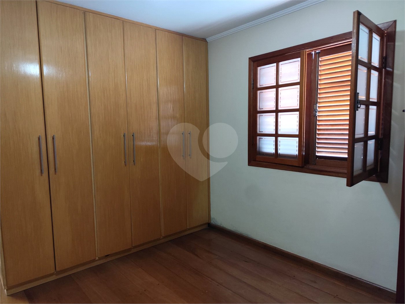 Sobrado à venda com 3 quartos, sendo 1 suíte,  em Horto Florestal, São Paulo, SP