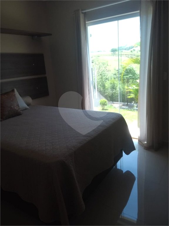 Casa à venda com 3 quartos, sendo 2 suítes,  no condomínio Vale do Sol, Bom Jesus dos Perdões - SP
