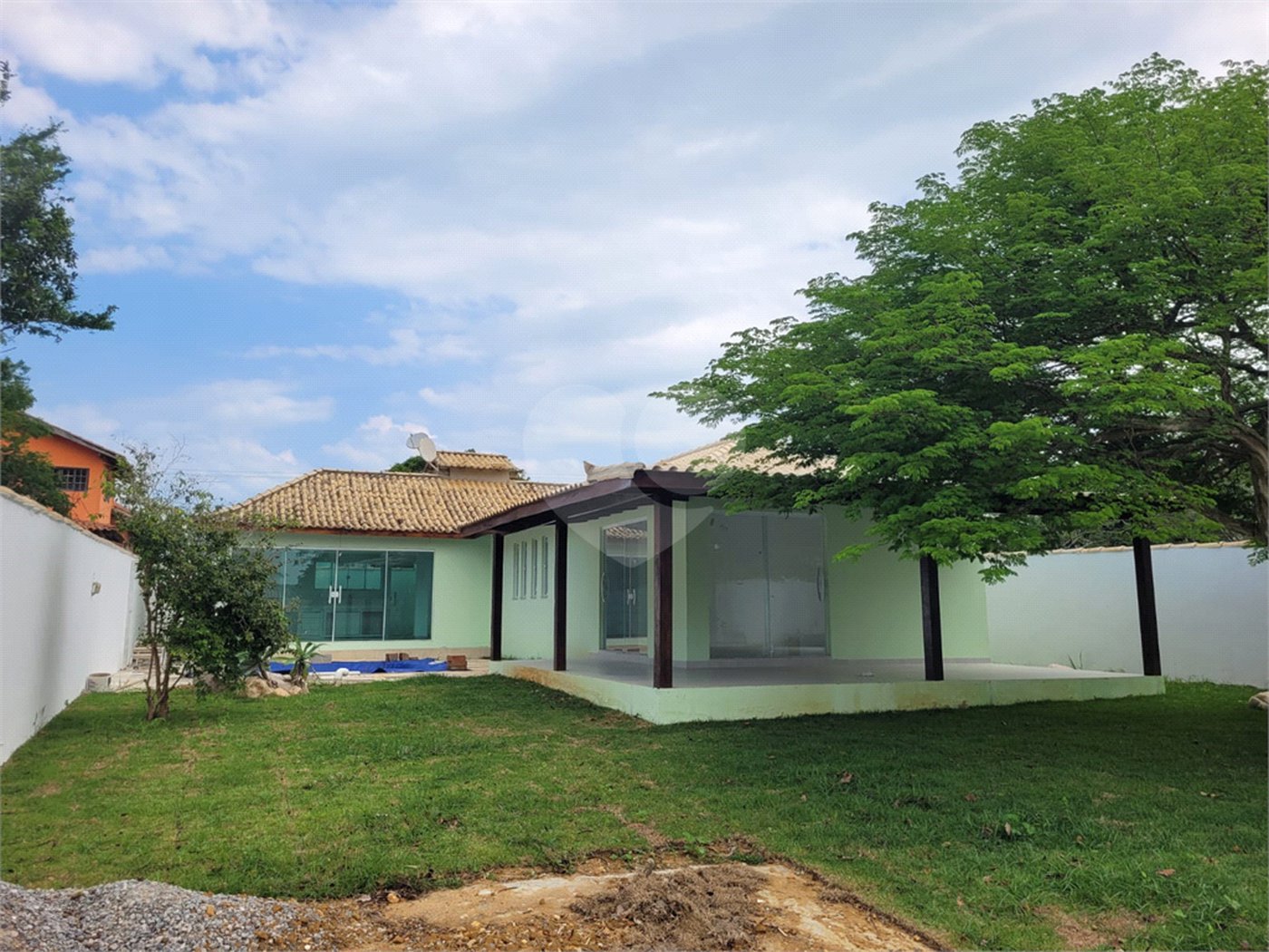 Terreno em condomínio à venda com 3 quartos, sendo 2 suítes, em Caravelas, Armação dos Búzios, RJ