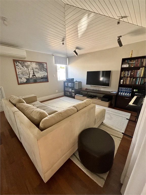 Casa à venda com 4 quartos, sendo 3 suítes,  no condomínio Vila Carmel, São Paulo - SP