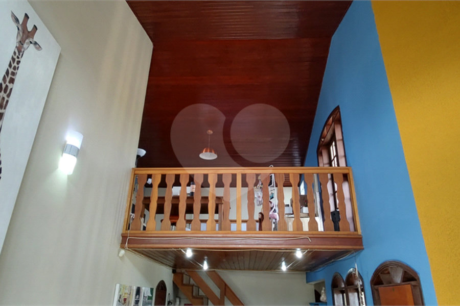 Casa à venda com 3 quartos, sendo 1 suíte, no Centro, Extrema, MG