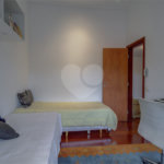Casa à venda com 4 quartos, sendo 2 suítes, no condomínio Vila Antonieta, São Paulo - SP
