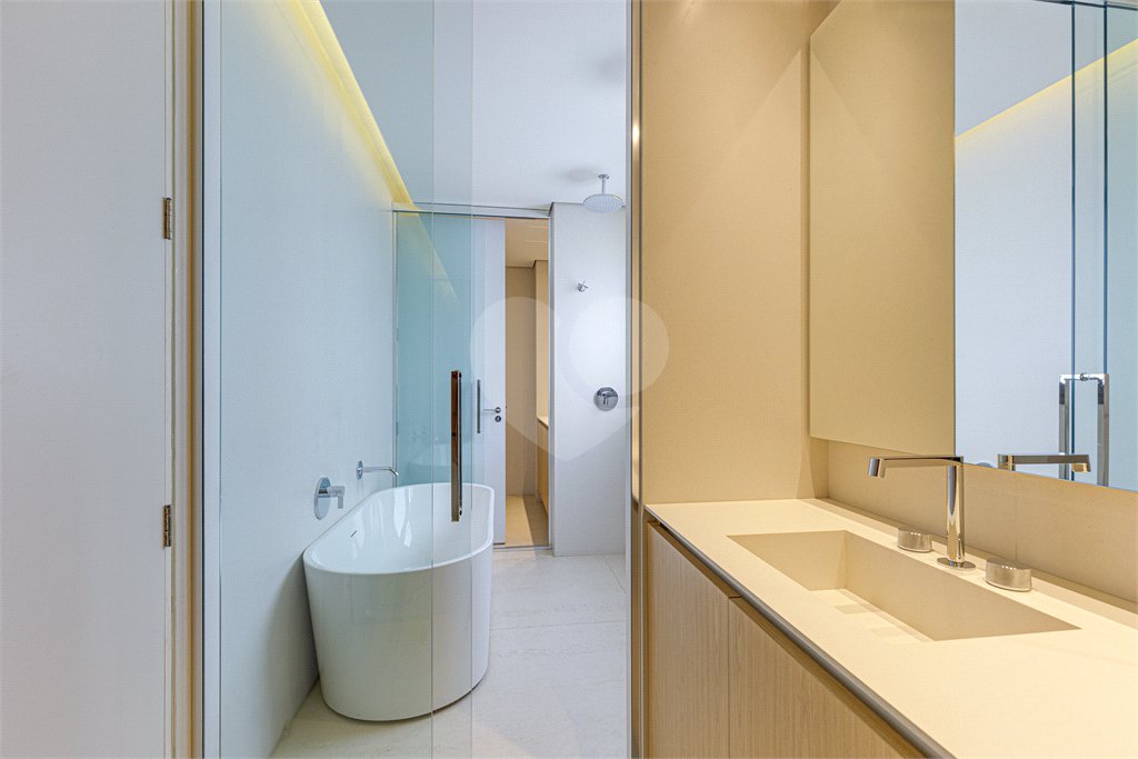 Apartamento à venda com 4 suítes em Moema, São Paulo, SP
