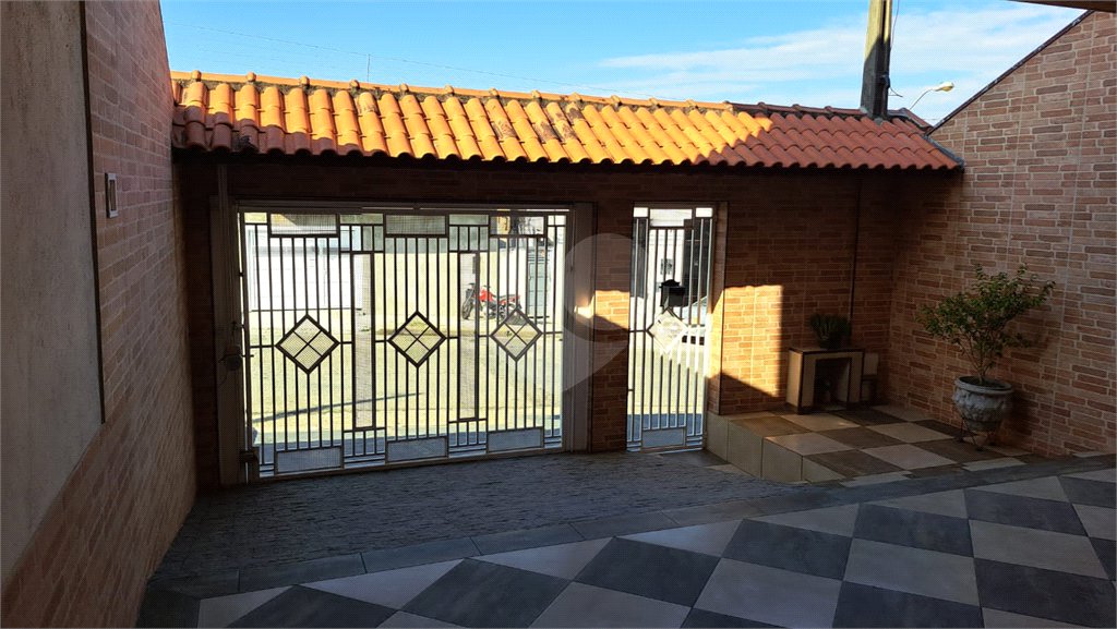 Casa à venda com 3 quartos, sendo 1 suíte,  em Jardim Universo, Mogi das Cruzes, SP