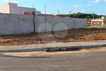 Terreno com 250,00 m² de área total, na Vila Carmem .