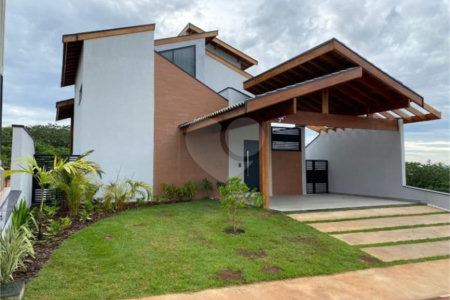 Casa à venda com 3 quartos, sendo 1 suíte, no condomínio Lagos D´icaraí, Salto - SP