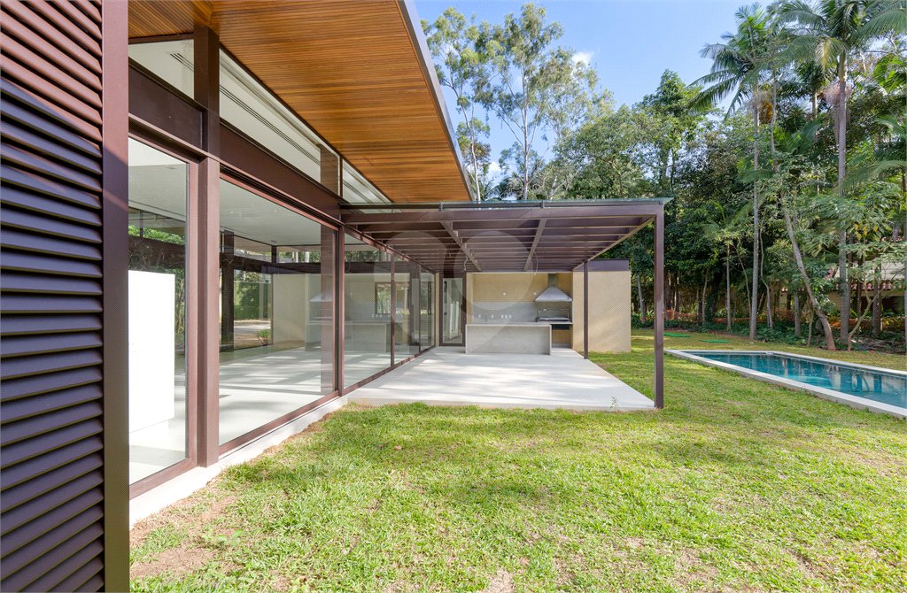 Casa à venda com 5 suítes no condomínio Chácara Flora, São Paulo - SP