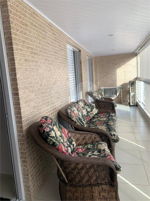 Apartamento à venda com 2 quartos, sendo 1 suíte,  em Indaiá, Bertioga, SP